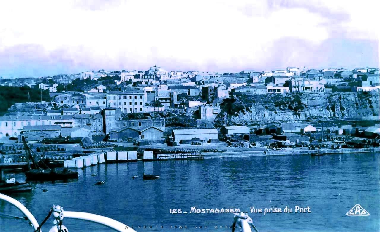 264- MOSTAGANEM - Vue prise du port.jpg